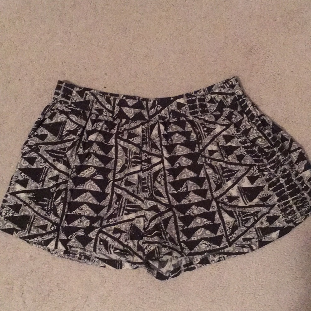Black and cream flowy shorts